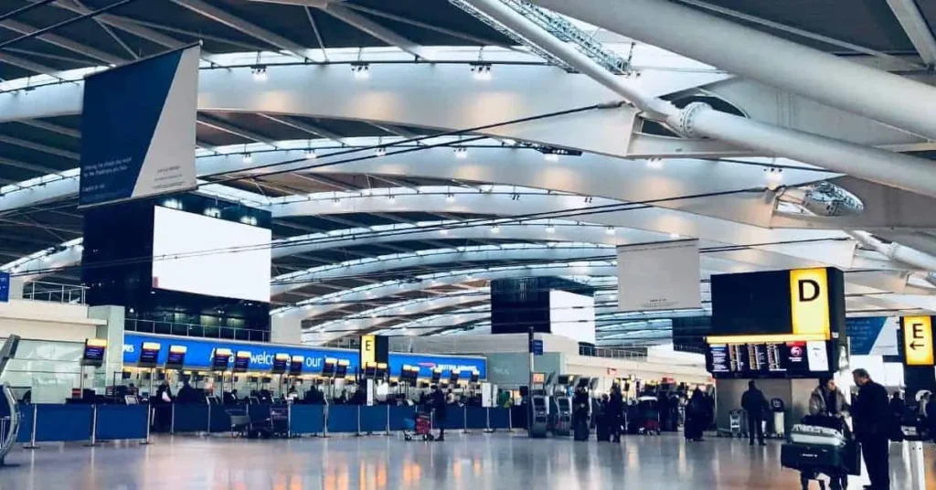 Newport Pagnell to Heathrow Airport Transfers