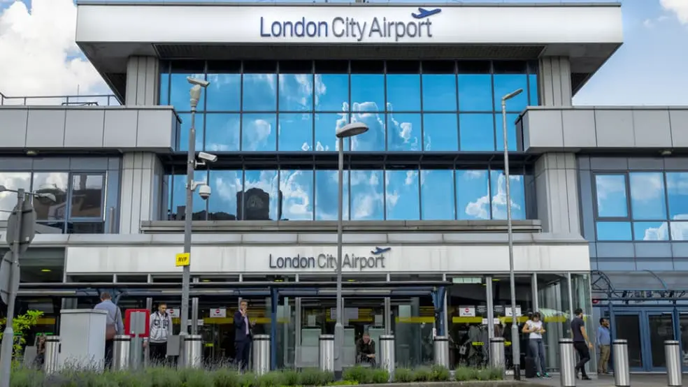 Newport Pagnell to London City Airport Transfers